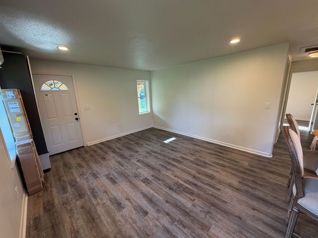 4245 NW 11th Street, Des Moines, IA 50313