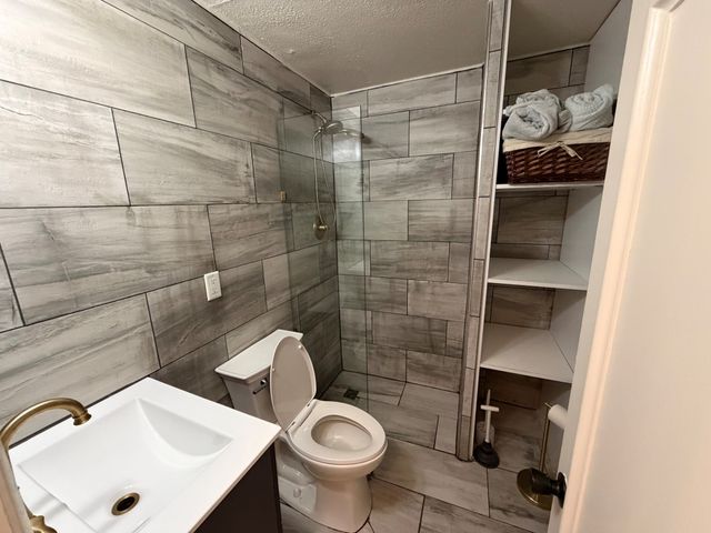 4245 NW 11th Street, Des Moines, IA 50313