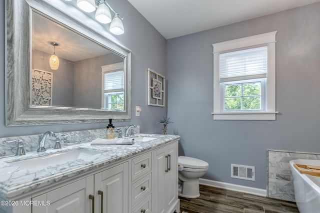 545 River Terrace, Toms River, NJ 08755