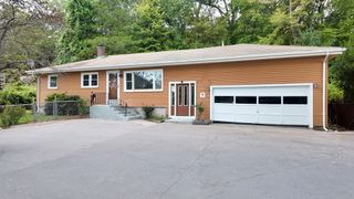 424 Lake Avenue, Worcester, MA 01604