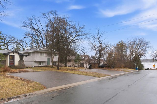 688 Birch Lane S, Shoreview, MN 55126