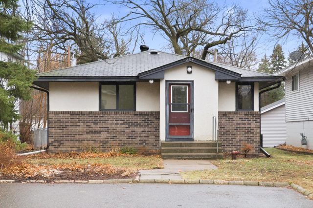 688 Birch Lane S, Shoreview, MN 55126