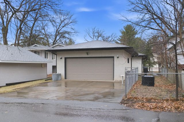 688 Birch Lane S, Shoreview, MN 55126