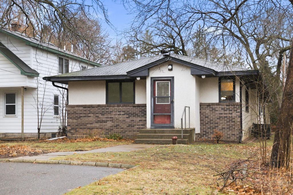 688 Birch Lane S, Shoreview, MN 55126