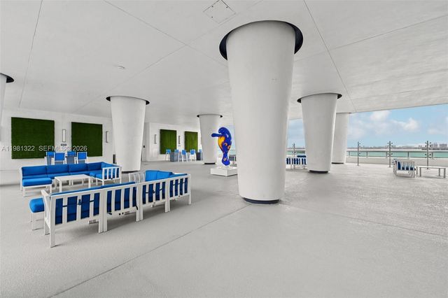 1800 N Bayshore Dr 2811, Miami, FL 33132