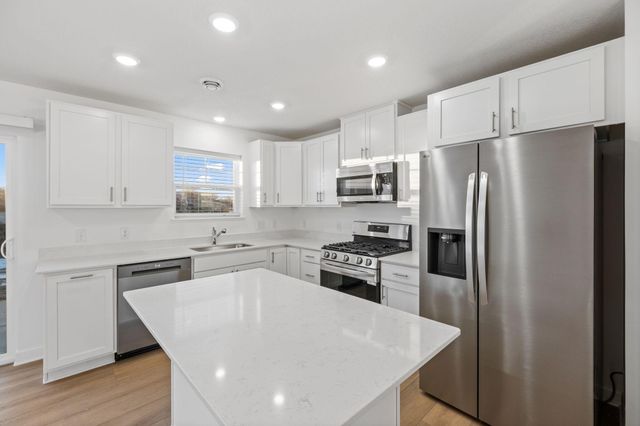 21725 Lilac Drive, Farmington, MN 55024