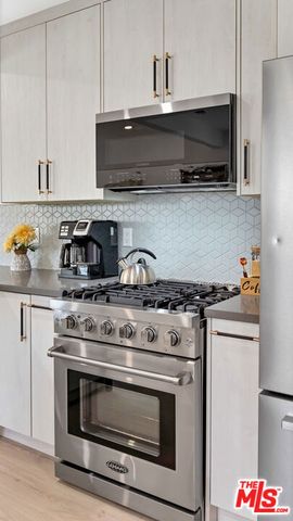 6763 Case Avenue, North Hollywood (los Angeles), CA 91606