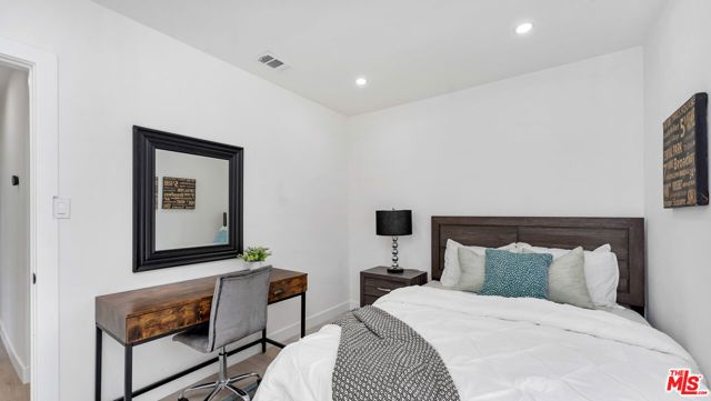 6763 Case Avenue, North Hollywood (los Angeles), CA 91606