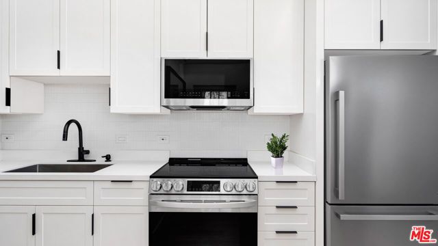 6763 Case Avenue, North Hollywood (los Angeles), CA 91606