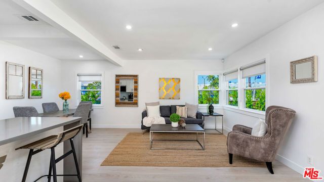 6763 Case Avenue, North Hollywood (los Angeles), CA 91606