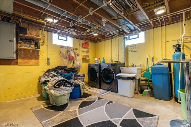 5201 12th Street NE, East Canton, OH 44730
