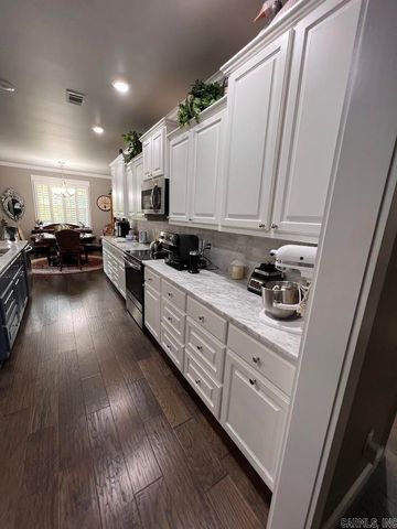 1817 Janie Francis Lane, Russellville, AR 72801