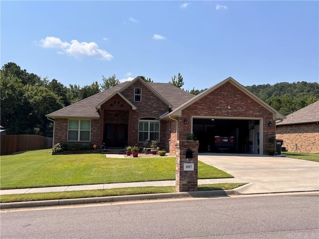 1817 Janie Francis Lane, Russellville, AR 72801