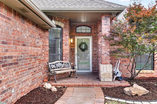 2038 Tall Grass Circle, Edmond, OK 73012