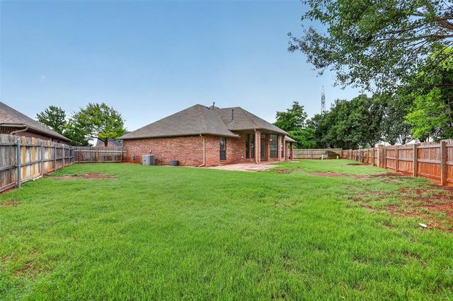 2038 Tall Grass Circle, Edmond, OK 73012