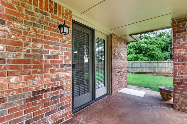 2038 Tall Grass Circle, Edmond, OK 73012