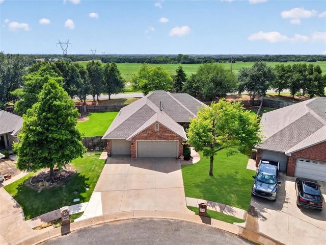 2038 Tall Grass Circle, Edmond, OK 73012