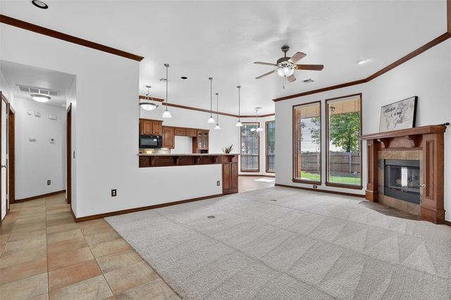 2038 Tall Grass Circle, Edmond, OK 73012