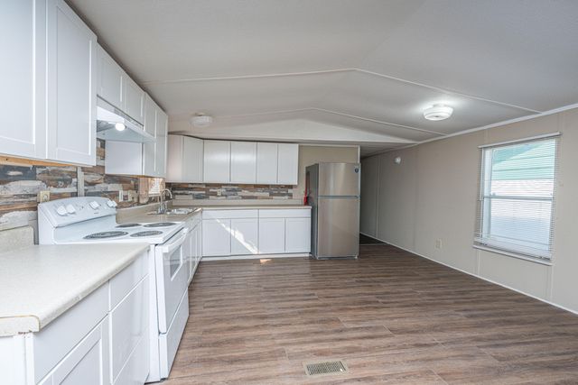 2155 Poinsettia Avenue, Summerville, SC 29486