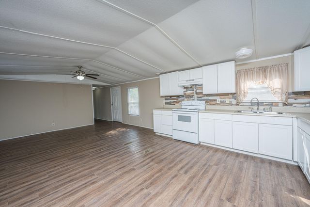2155 Poinsettia Avenue, Summerville, SC 29486