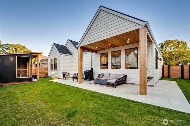 750 Washington Street, Woodland, WA 98674