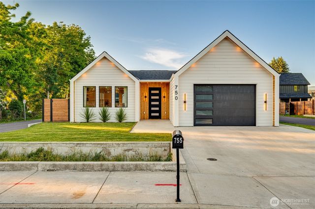 750 Washington Street, Woodland, WA 98674