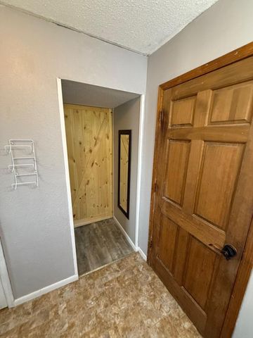 512 1st AVE NE, Oelwein, IA 50662