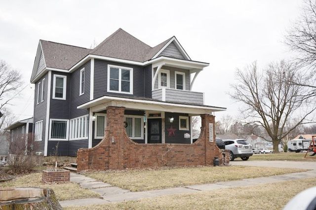 512 1st AVE NE, Oelwein, IA 50662