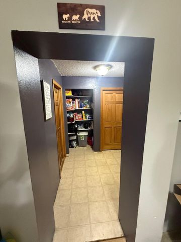 512 1st AVE NE, Oelwein, IA 50662