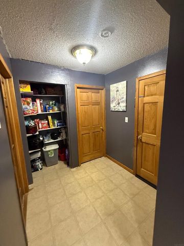 512 1st AVE NE, Oelwein, IA 50662