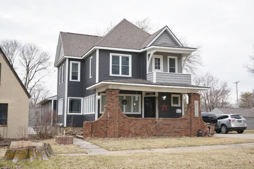 512 1st AVE NE, Oelwein, IA 50662