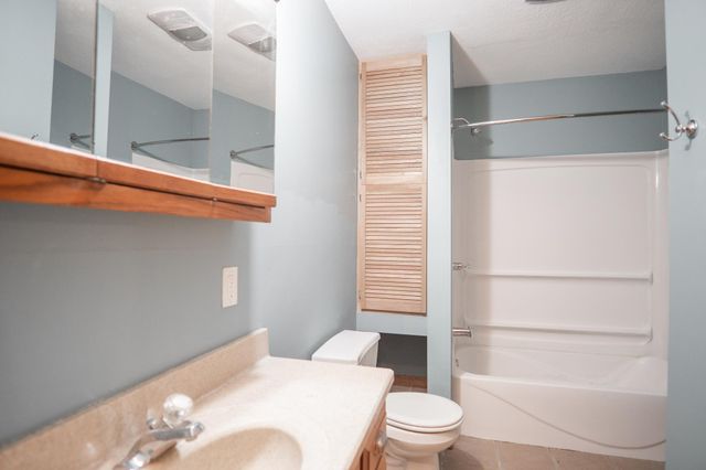 15174 Cates Lake Drive, Prior Lake, MN 55372