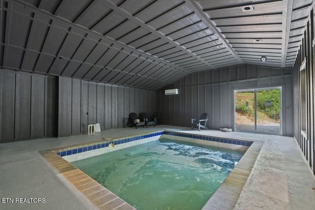 927 Carvers Lane, Sevierville, TN 37876
