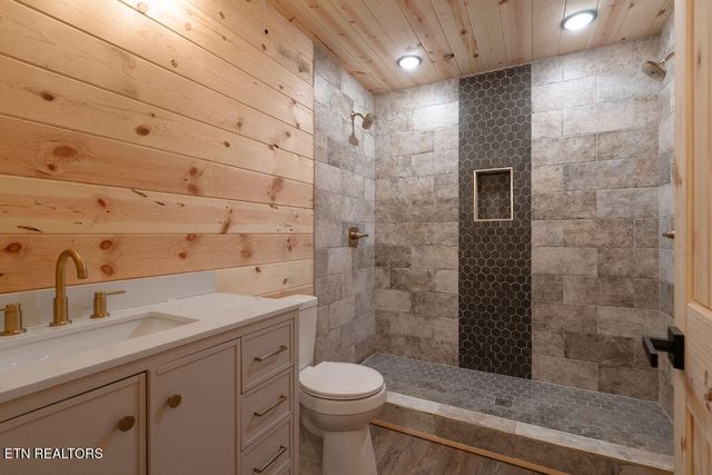 927 Carvers Lane, Sevierville, TN 37876