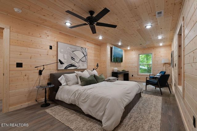 927 Carvers Lane, Sevierville, TN 37876
