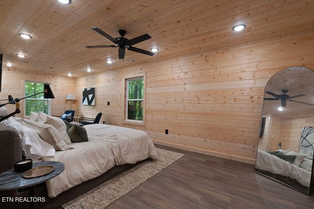 927 Carvers Lane, Sevierville, TN 37876