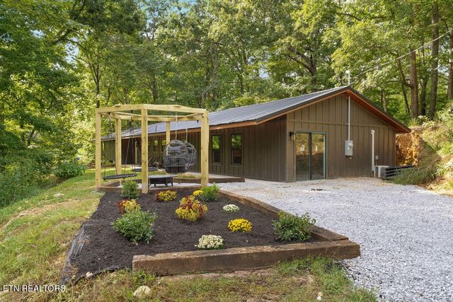 927 Carvers Lane, Sevierville, TN 37876