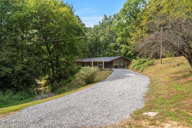 927 Carvers Lane, Sevierville, TN 37876