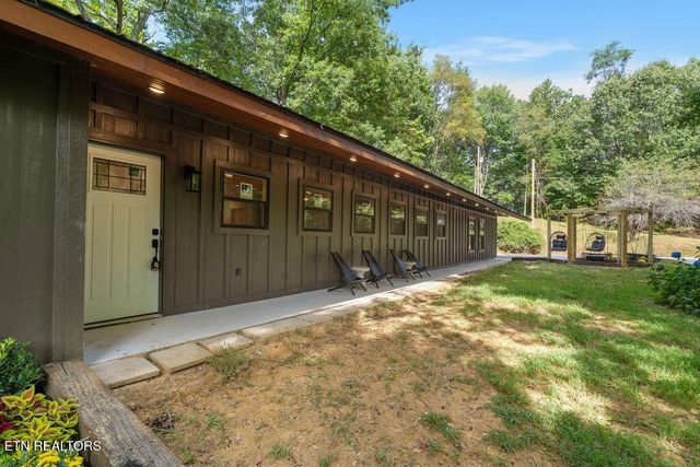 927 Carvers Lane, Sevierville, TN 37876