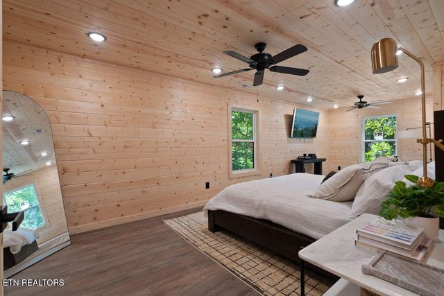927 Carvers Lane, Sevierville, TN 37876