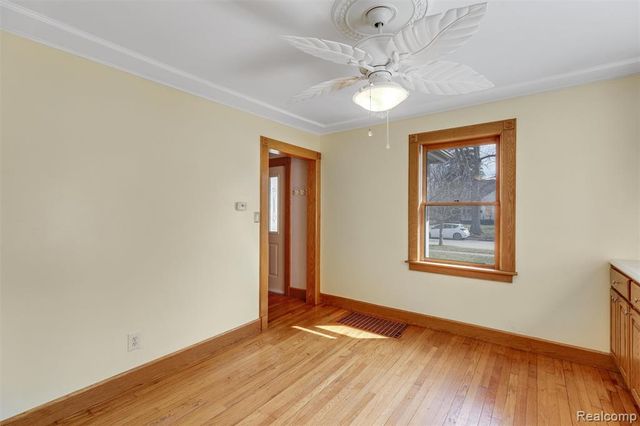 29436 Walnut Street, Flat Rock, MI 48134