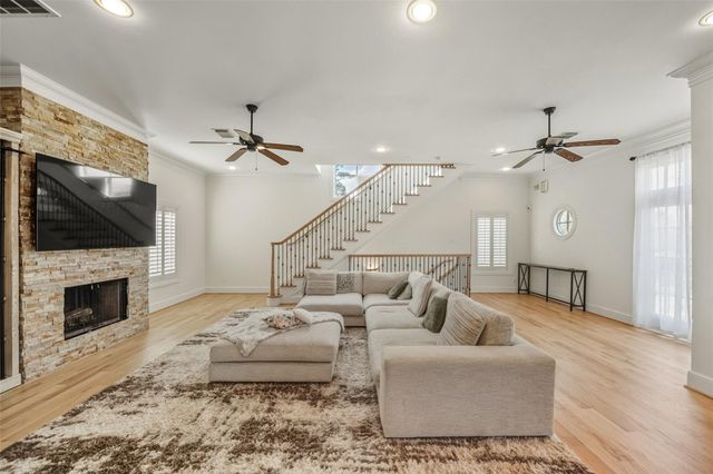 1302 Antoine Drive A, Houston, TX 77055