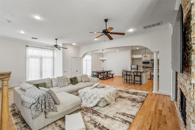 1302 Antoine Drive A, Houston, TX 77055