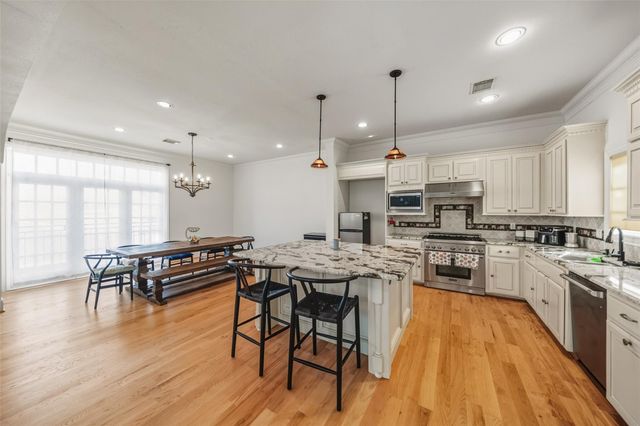 1302 Antoine Drive A, Houston, TX 77055