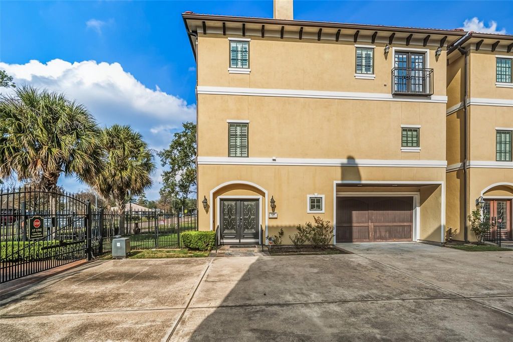 1302 Antoine Drive A, Houston, TX 77055