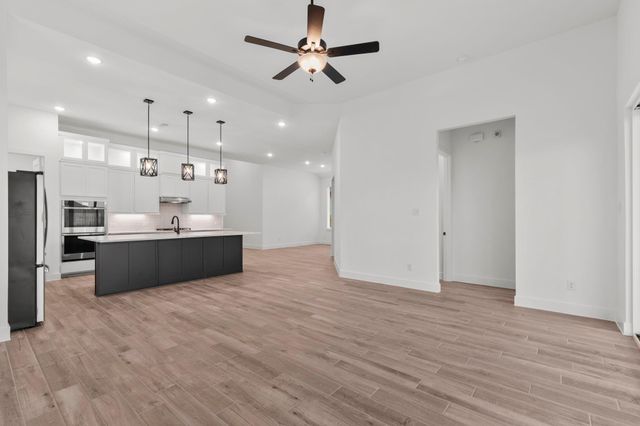 15026 Mission Avenue, Mont Belvieu, TX 77523