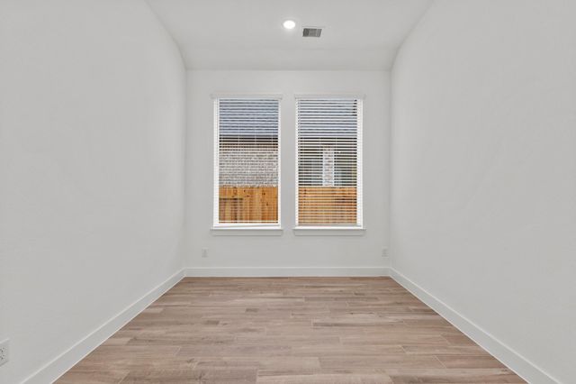 15026 Mission Avenue, Mont Belvieu, TX 77523