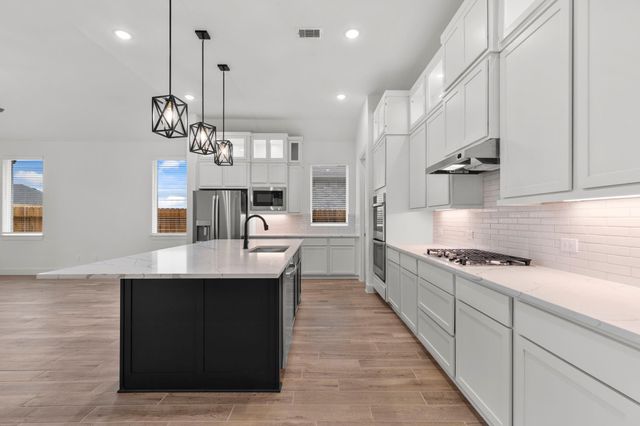 15026 Mission Avenue, Mont Belvieu, TX 77523