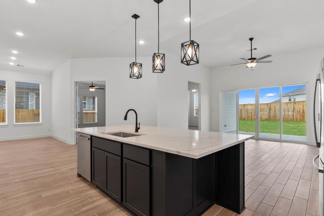 15026 Mission Avenue, Mont Belvieu, TX 77523