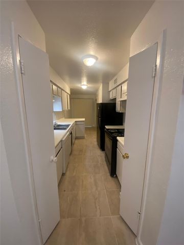 6200 W Tidwell Road 705, Houston, TX 77092